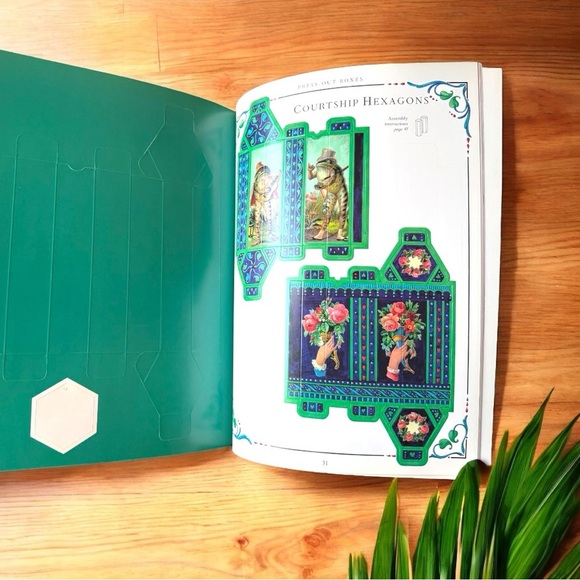 The Press-Out and Make Romantic Gift Boxes by Jane Thomson - Picture 8 of 13